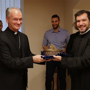 Zagrebačkoj nadbiskupiji darovana rekonstruirana kruna kralja Tomislava, dar hrvatske zajednice u Adelaideu